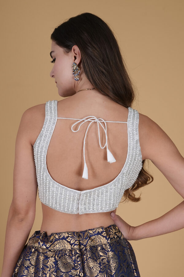 matka back style with tassel