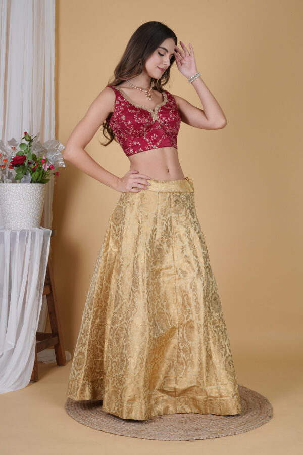 Golden Banarsi Lehnga with Embroidered Choli - Image 4