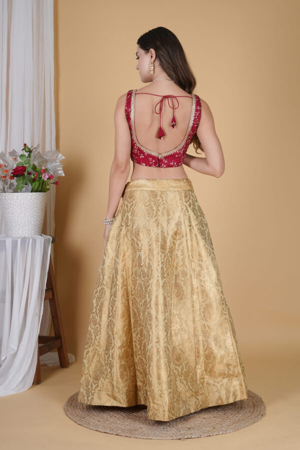 Golden Banarsi Lehnga with Embroidered Choli - Image 5