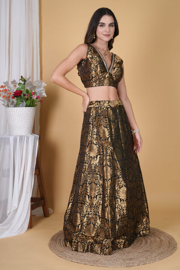Black Beauty Floral Pattern Banarsi Lehnga - Image 4