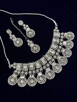 Pale American Diamond Necklace Set